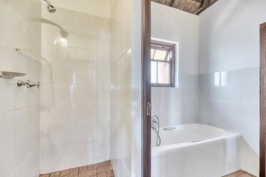 5 Bedroom Property for Sale in De Kelders Western Cape